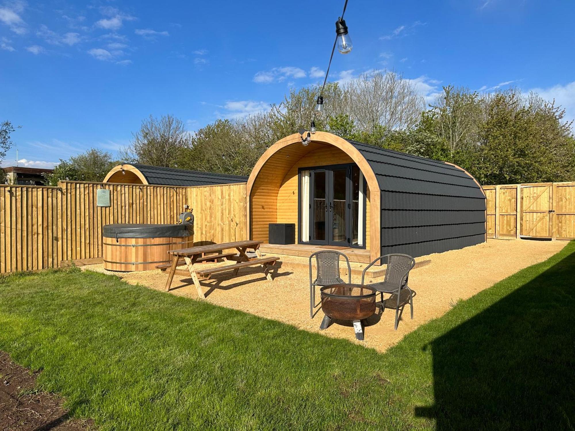 Hotel Lois' Pod With Hot Tub, Near Airport Bristol Exterior foto